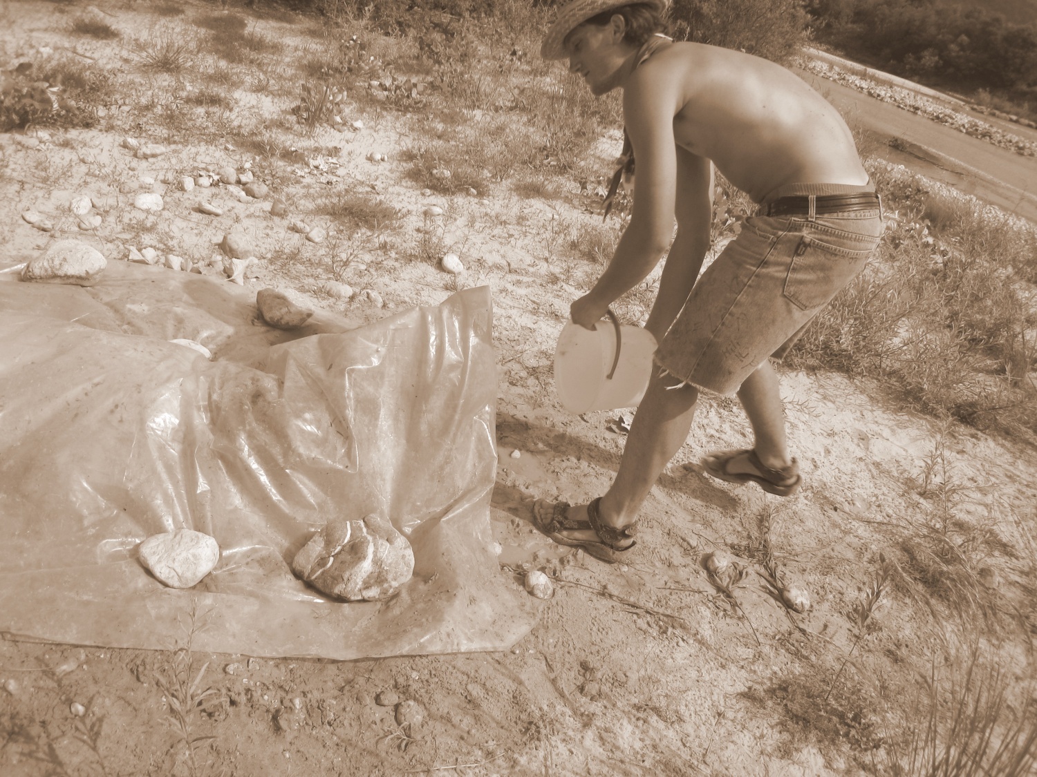 Danes se je končal prvi letošnji TZV, ki je potekal v Doljah pri Tolminu. 40 udeležencev in 8 voditeljev je preživelo teden nepozabnih skavtskih dogodivščin. 
Več o njih pa naj povedo naslednja pesem in nekaj slikovnih utrinkov.