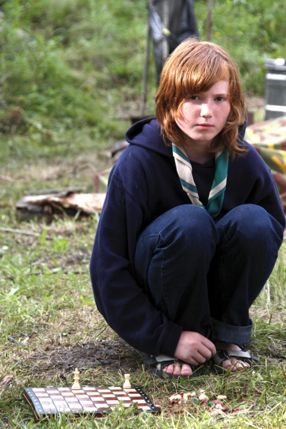 Trop za veščine v veji IV se potepa po Sloveniji in nasmejano ugotavlja, da veščine živijo tudi v praksi …