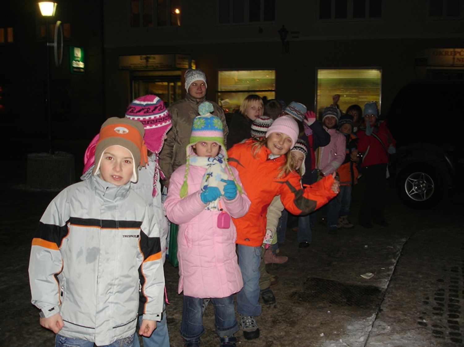 Na Skalo posveta volkovi gremo ..