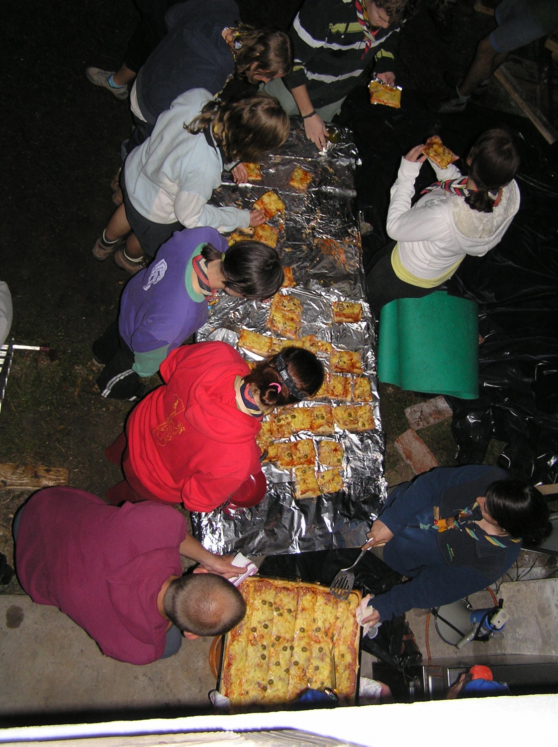 A njegove posledice bodo vidne še daleč v prihodnosti.

Od 3 do 10.7 je v objemu Kočevskih gozdov potekal prvi delovni tabor s katerim smo želeli skavtom približati skavtski dom in seveda hkrati tudi pospešiti obnovo.