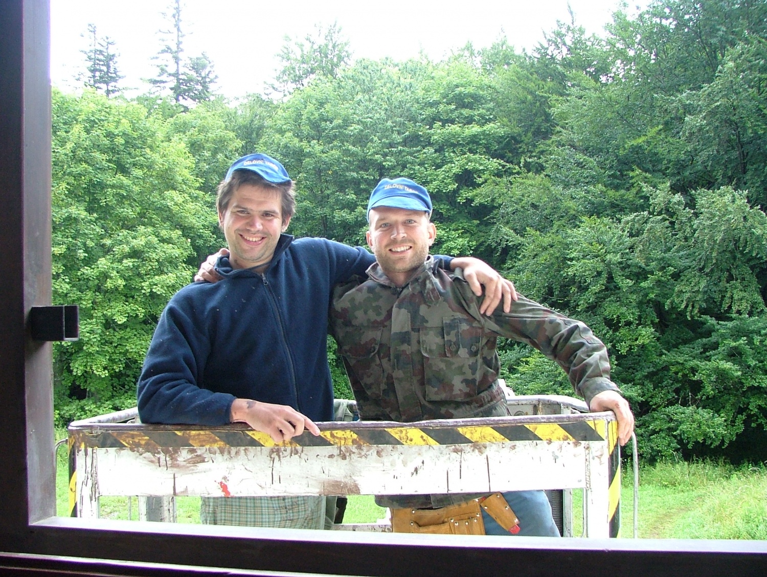 A njegove posledice bodo vidne še daleč v prihodnosti.

Od 3 do 10.7 je v objemu Kočevskih gozdov potekal prvi delovni tabor s katerim smo želeli skavtom približati skavtski dom in seveda hkrati tudi pospešiti obnovo.