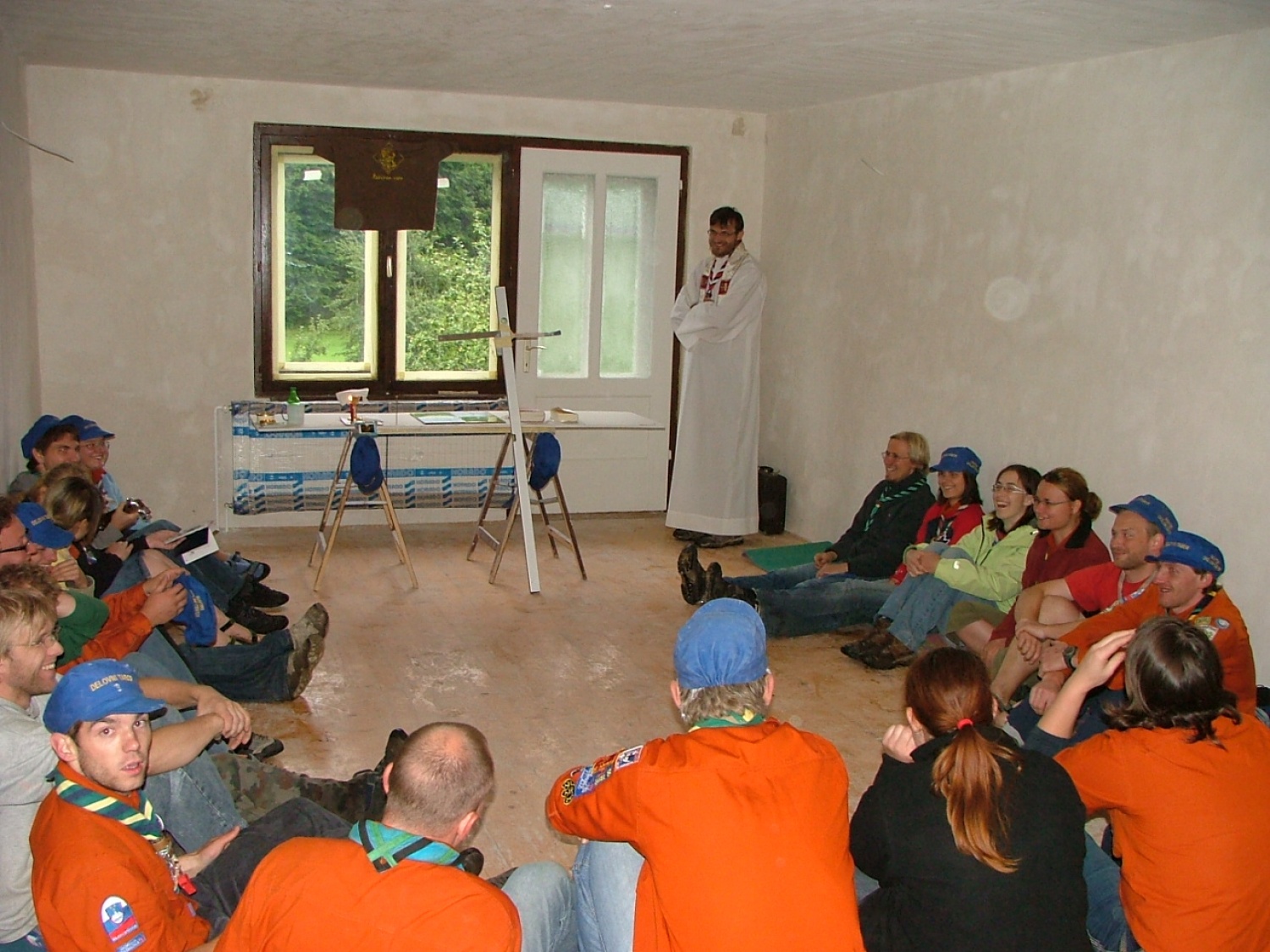 A njegove posledice bodo vidne še daleč v prihodnosti.

Od 3 do 10.7 je v objemu Kočevskih gozdov potekal prvi delovni tabor s katerim smo želeli skavtom približati skavtski dom in seveda hkrati tudi pospešiti obnovo.