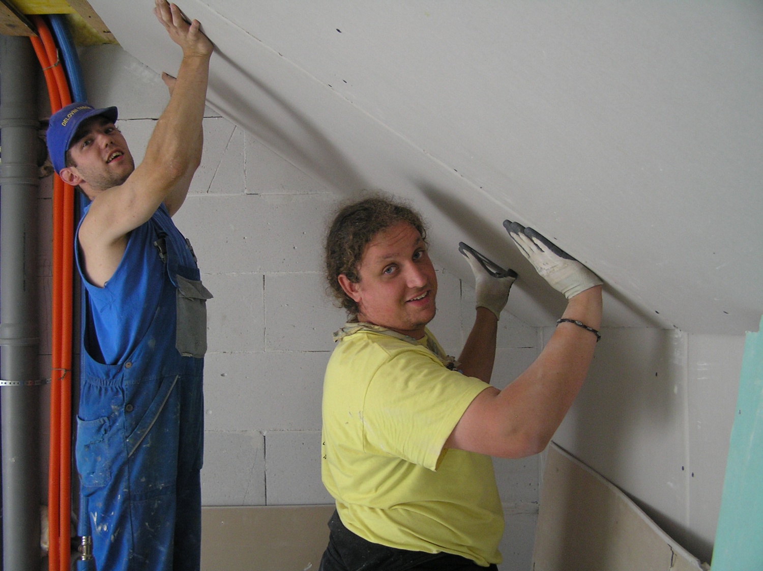 A njegove posledice bodo vidne še daleč v prihodnosti.

Od 3 do 10.7 je v objemu Kočevskih gozdov potekal prvi delovni tabor s katerim smo želeli skavtom približati skavtski dom in seveda hkrati tudi pospešiti obnovo.