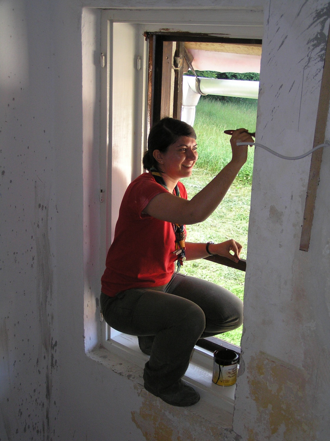 A njegove posledice bodo vidne še daleč v prihodnosti.

Od 3 do 10.7 je v objemu Kočevskih gozdov potekal prvi delovni tabor s katerim smo želeli skavtom približati skavtski dom in seveda hkrati tudi pospešiti obnovo.