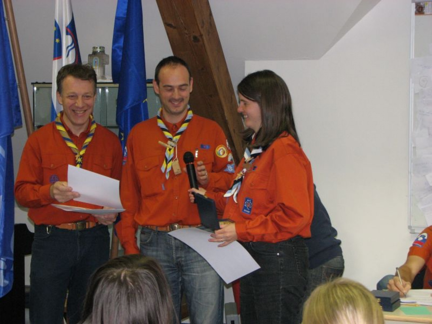 Špela Komac sušnik prejema zlati znak