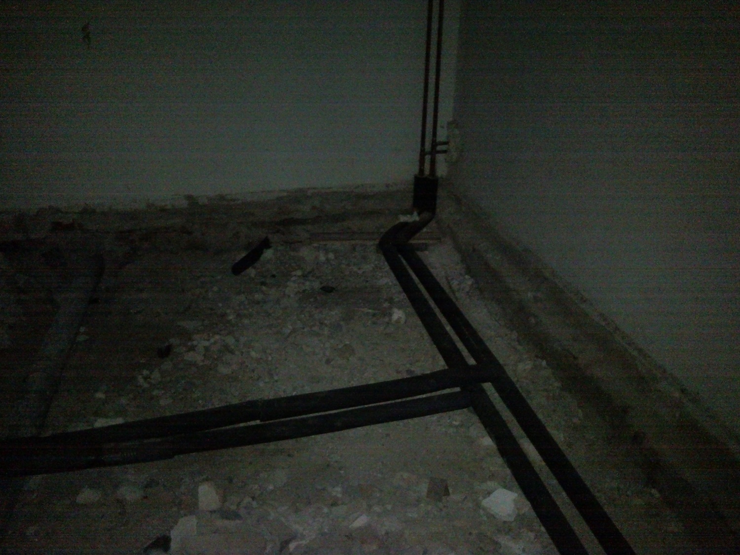 Prvič po 15-ih letih je v skavtskem domu ponovno pritekla voda iz pipe. Poglejte si slike nove vodovodne in centralne napeljave.