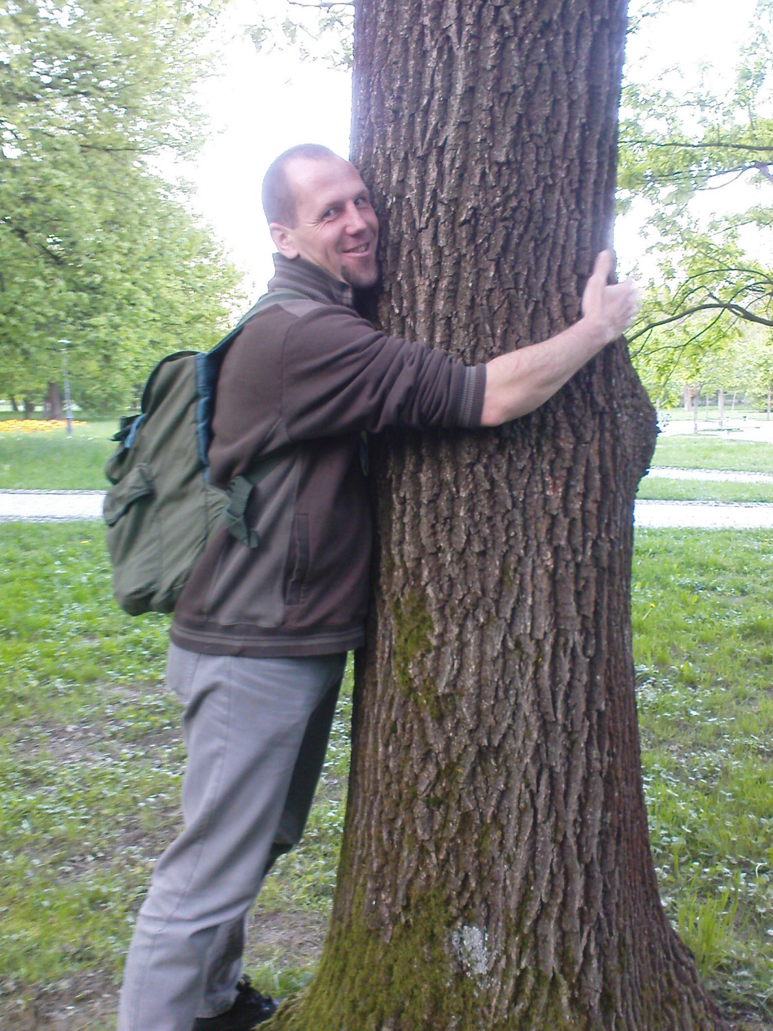 Letošnji drugi volčji večer se je za spremembo odvijal zunaj. Proč od štirih sten. Zbrali smo se namreč v Tivoliju, na začetku Jakopičevega sprehajališča.