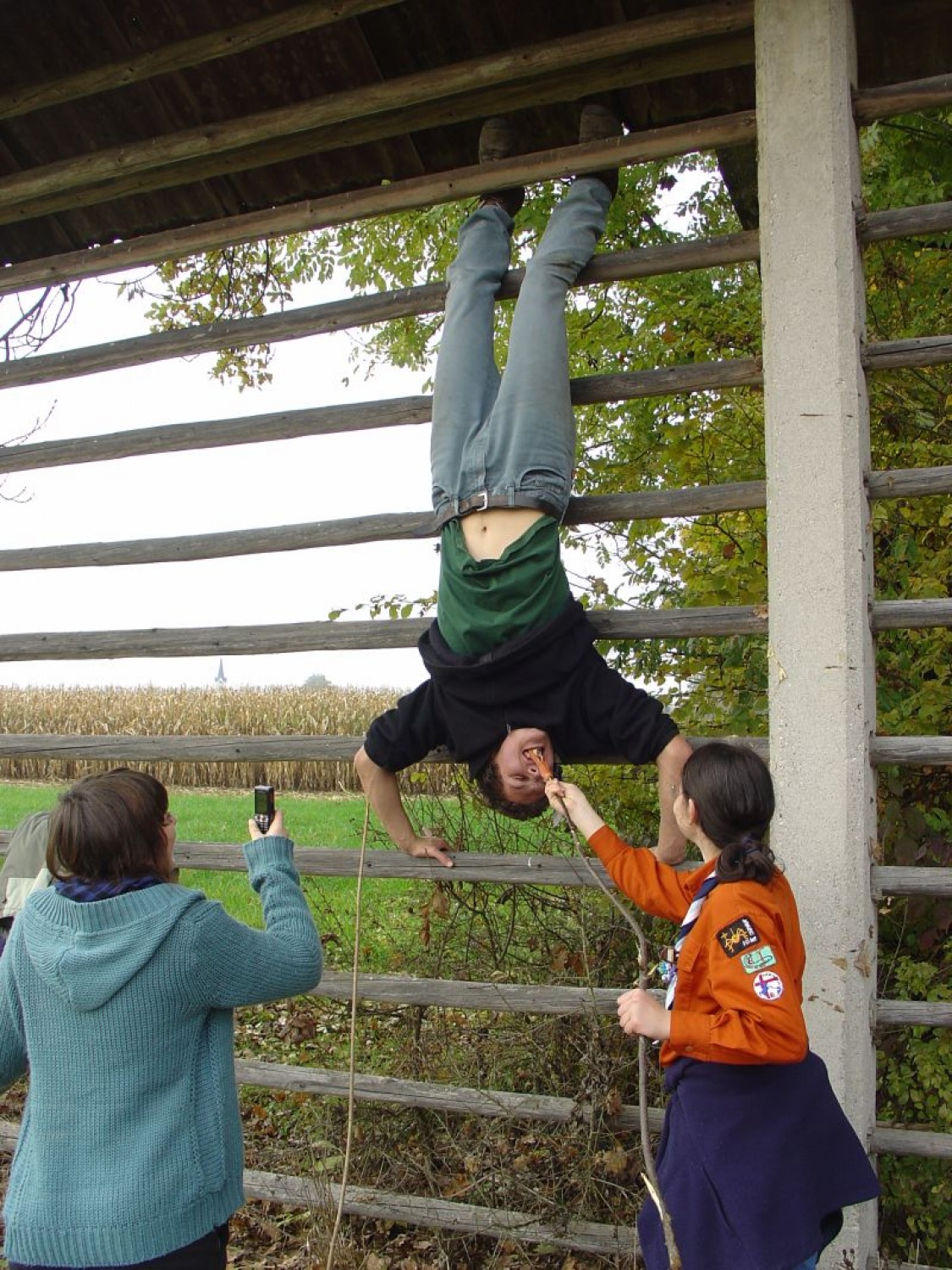 kako smo Kamničani jesenovali v naši skavtski hiši v Trbojah