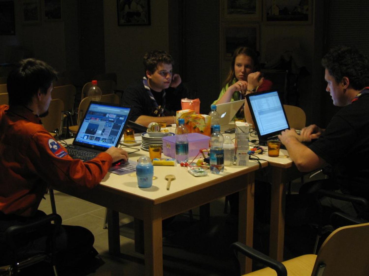 Načrtovanje je trajalo pozno v noč...