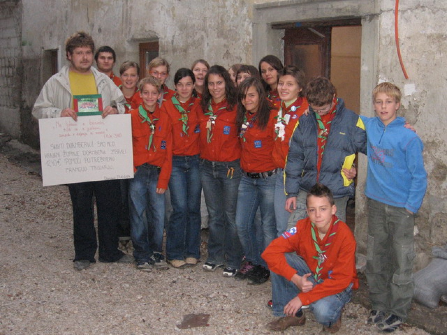 "Ne ljubimo z besedo,
tudi ne z jezikom,
ampak v dejanju in resnici."
(1 Jn 3,18)