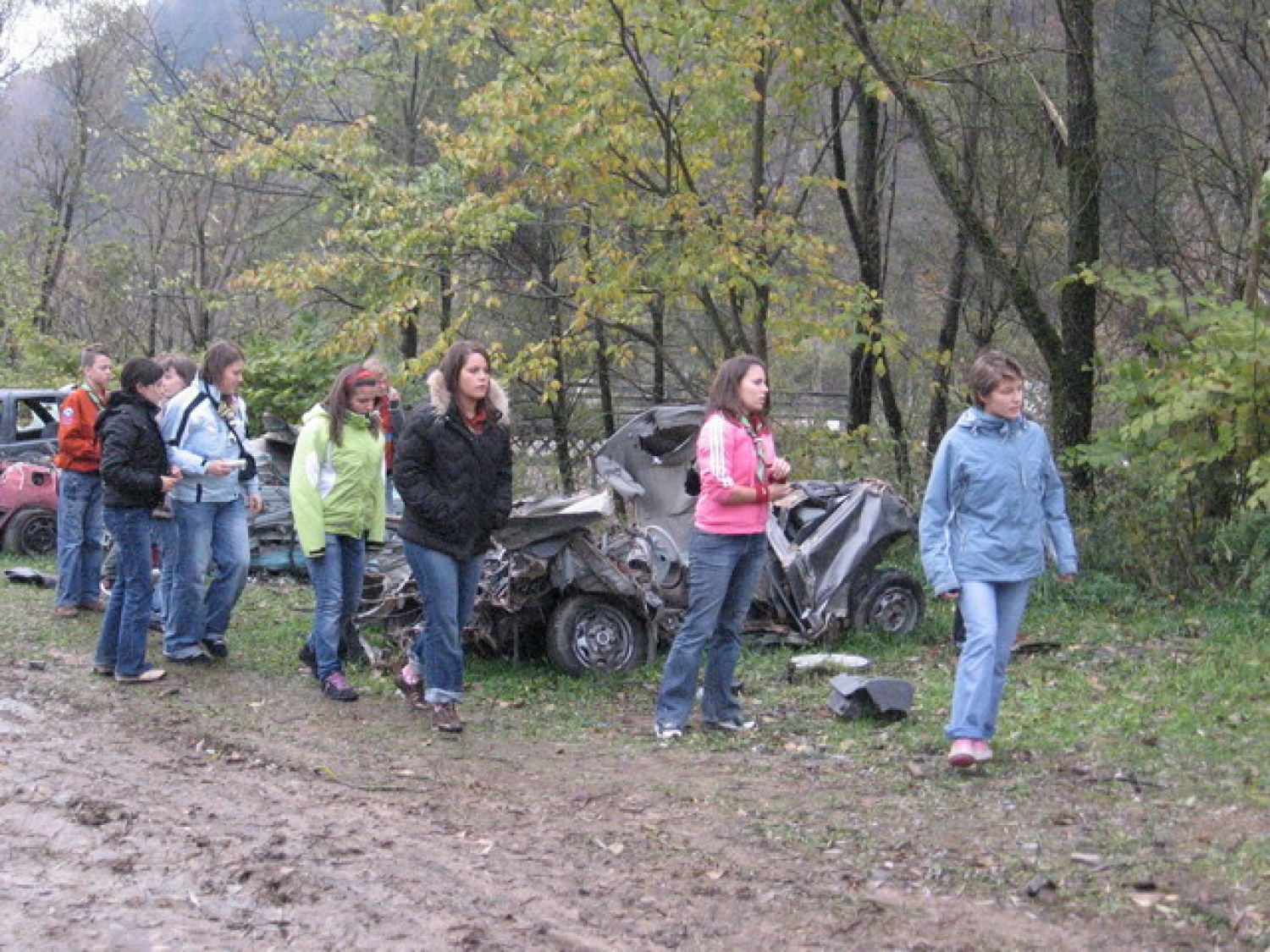 "Ne ljubimo z besedo,
tudi ne z jezikom,
ampak v dejanju in resnici."
(1 Jn 3,18)