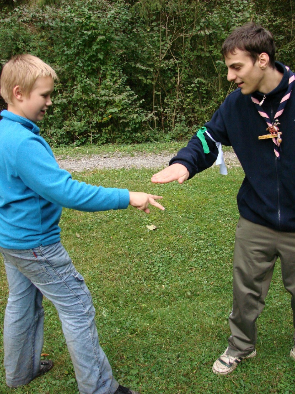 dvoboj – kamen, škarje, list