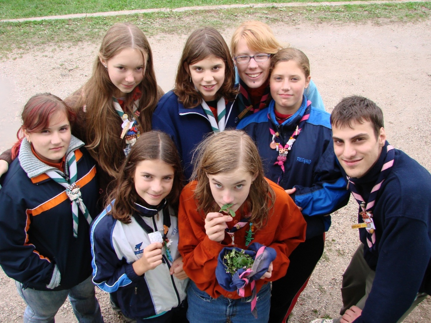 nabrali smo zelišča in skuhali čaj...