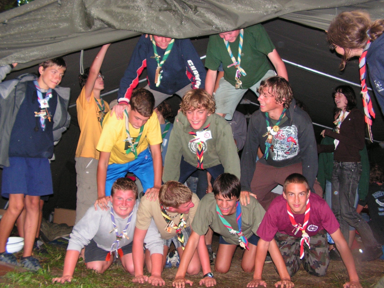 Vse za pašteto -  tudi piramida v blatu