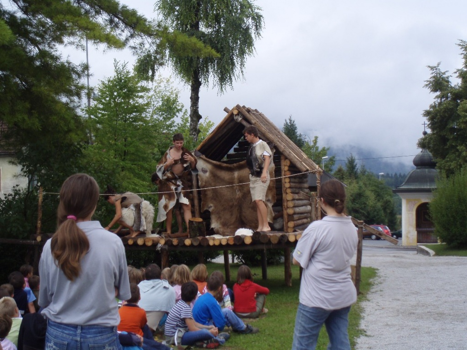 Pegasti ris in Ostrorogi jelen sta res prava prijatelja