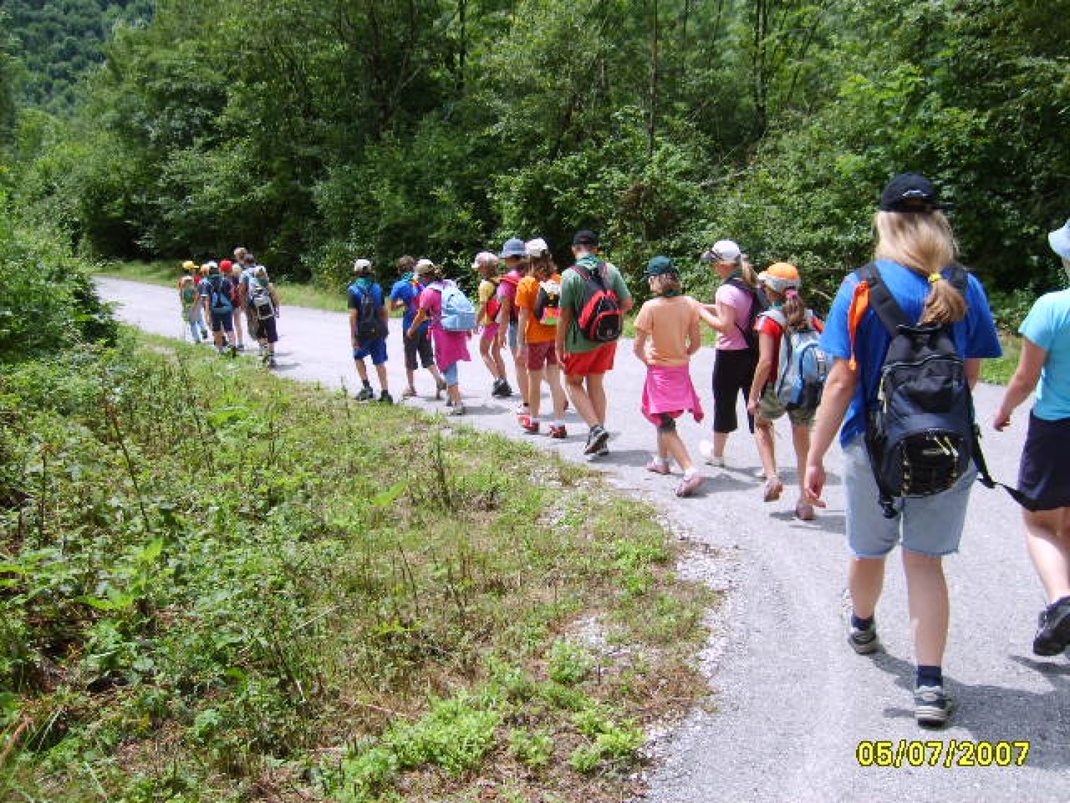 naša četica koraka...