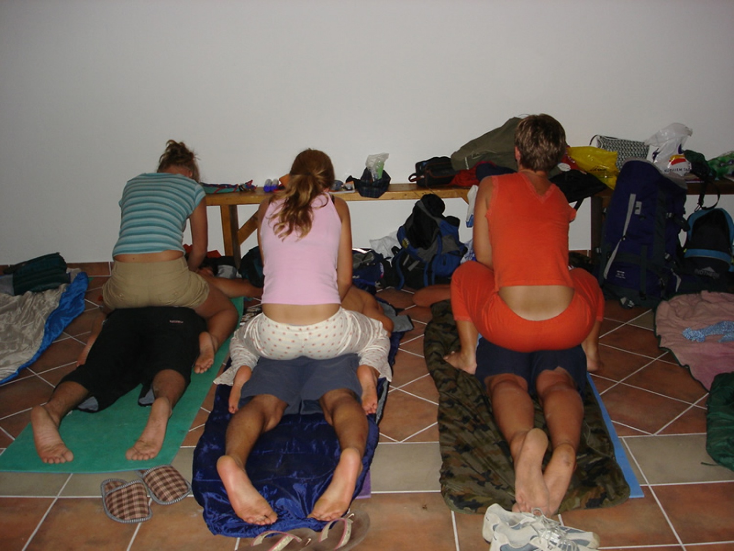 Khm, kdo je dal to gor?!