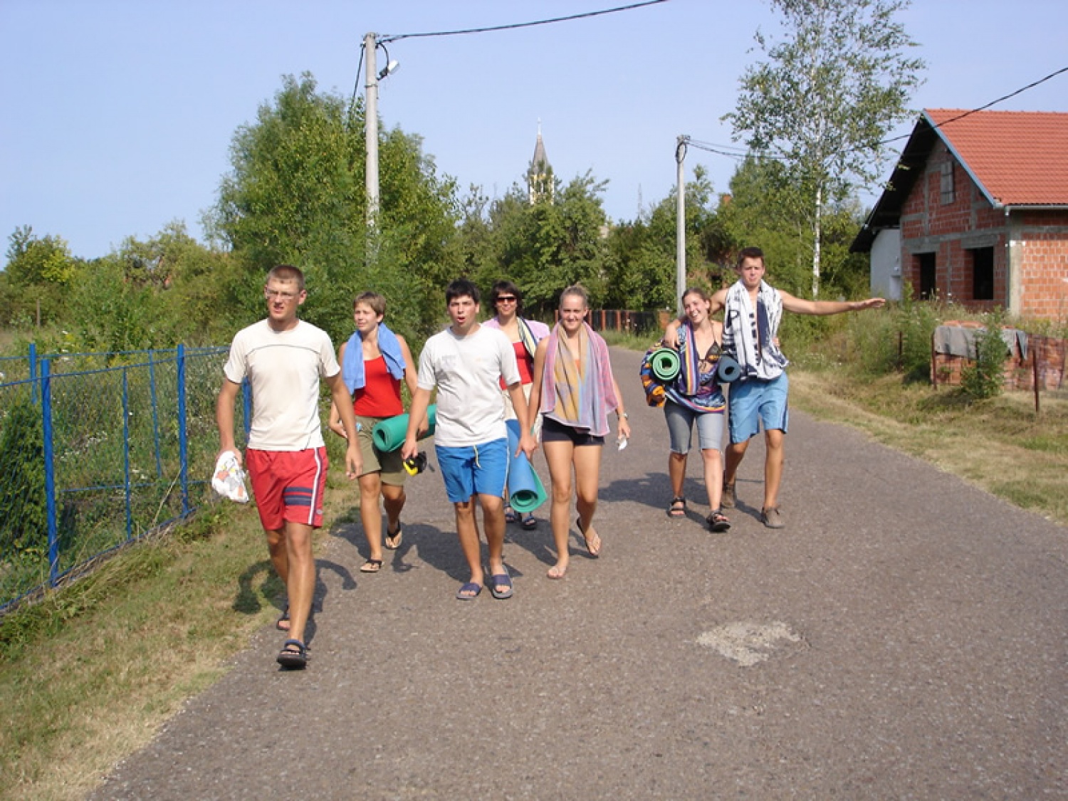 Mi gremo pa v blato, vse kače polovit ...