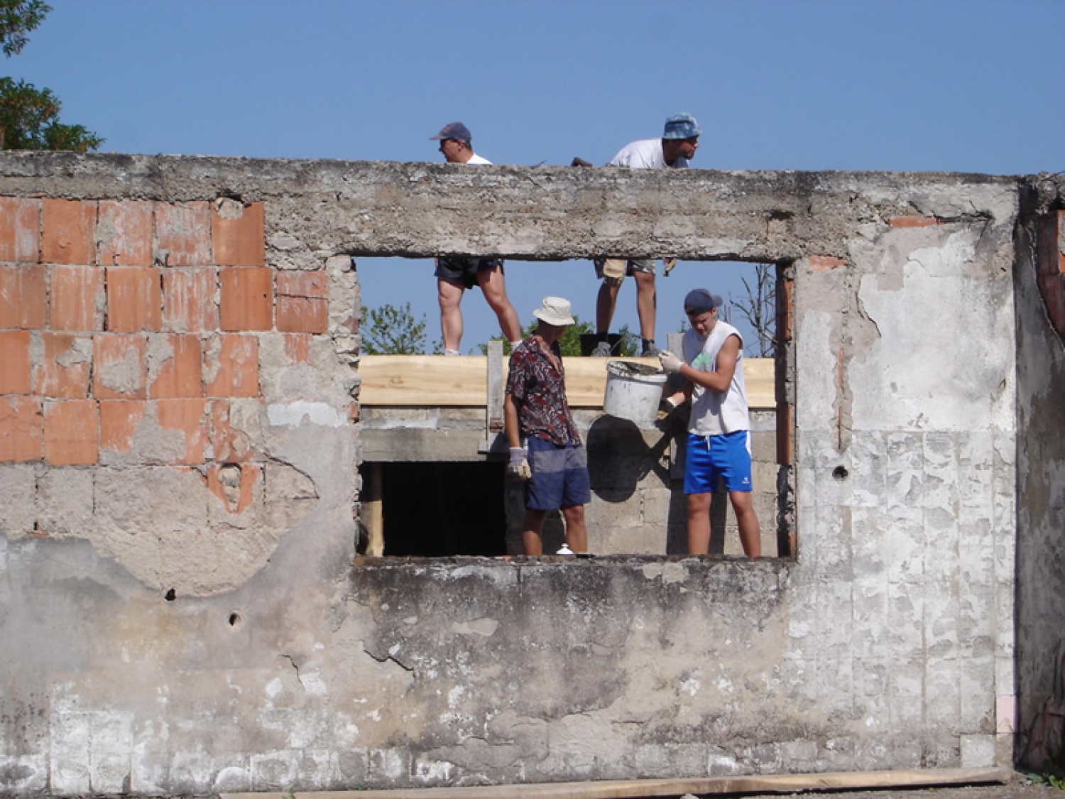 Skozi okno lahko vidimo morje... znoja.