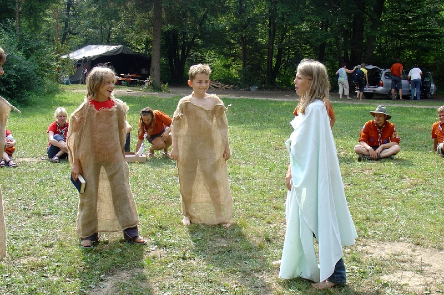 Več kot 60 članov Triglavskega stega se nas je prejšnjo nedeljo, po koncu Kvajdeja zbralo na Suhi pri Predosljah, kjer smo na skupnem taboru štiri dni praznovali 15 let delovanja našega stega.