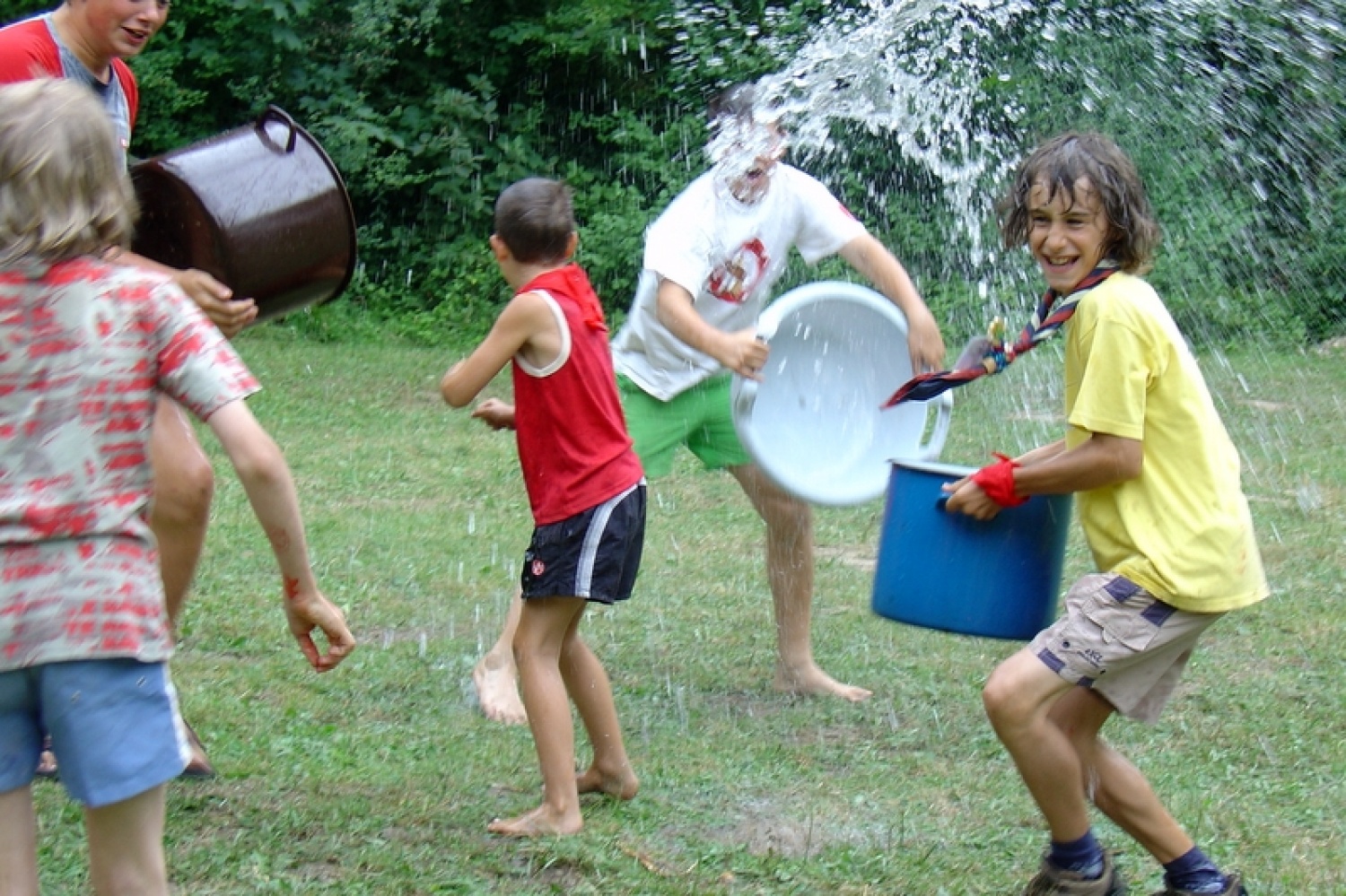 Več kot 60 članov Triglavskega stega se nas je prejšnjo nedeljo, po koncu Kvajdeja zbralo na Suhi pri Predosljah, kjer smo na skupnem taboru štiri dni praznovali 15 let delovanja našega stega.