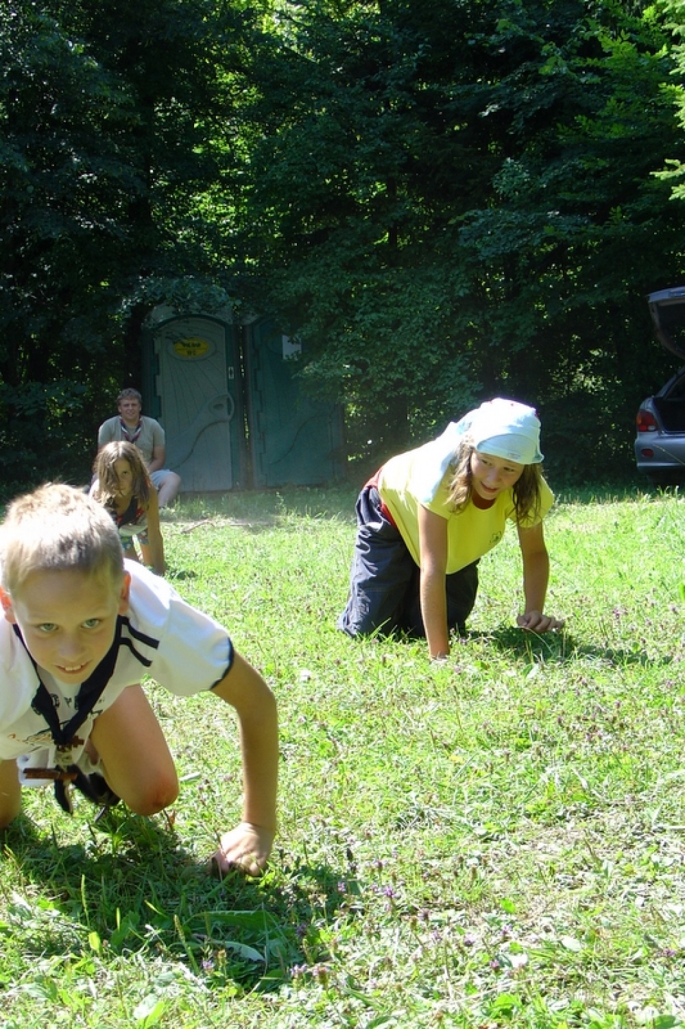 Več kot 60 članov Triglavskega stega se nas je prejšnjo nedeljo, po koncu Kvajdeja zbralo na Suhi pri Predosljah, kjer smo na skupnem taboru štiri dni praznovali 15 let delovanja našega stega.