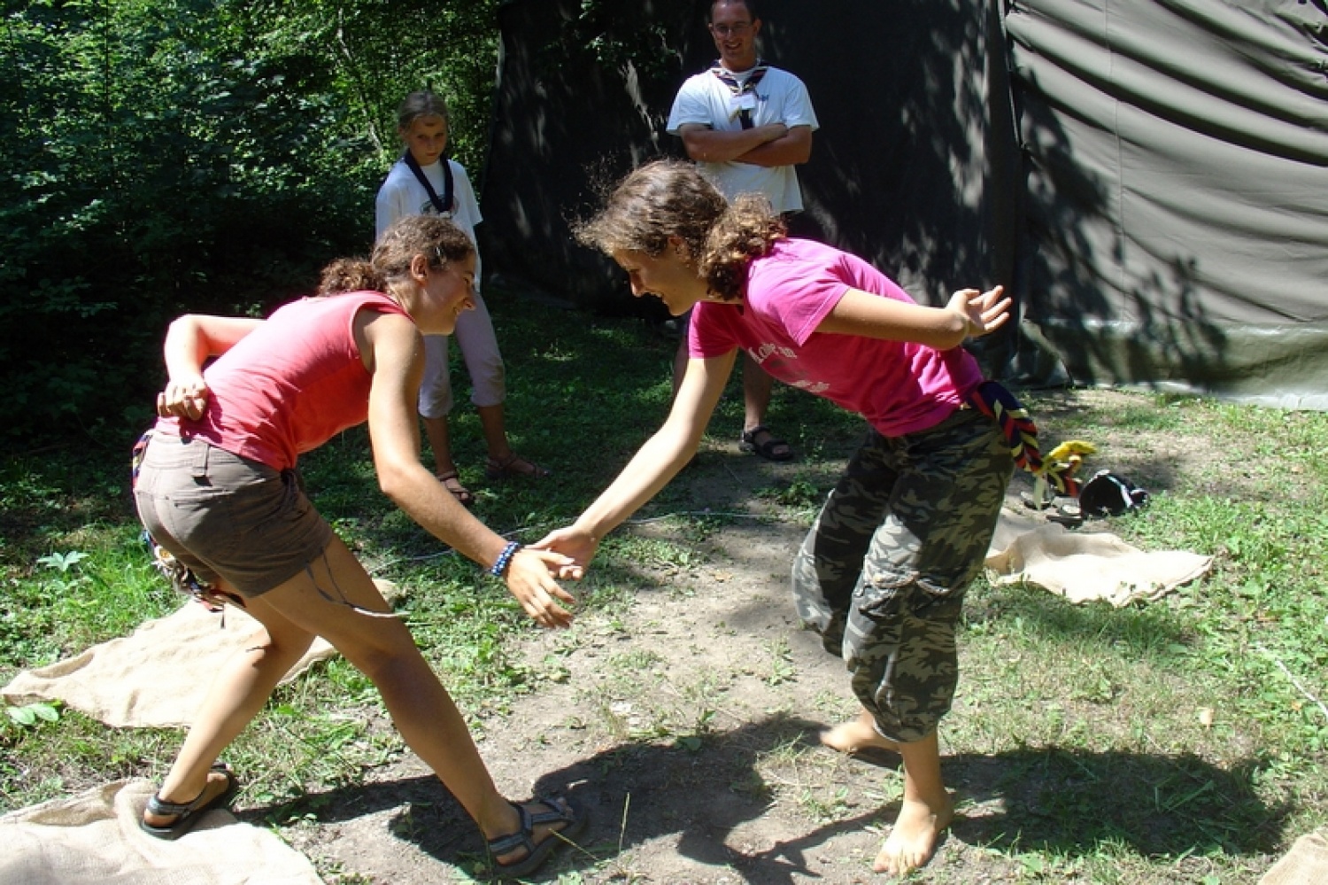 Več kot 60 članov Triglavskega stega se nas je prejšnjo nedeljo, po koncu Kvajdeja zbralo na Suhi pri Predosljah, kjer smo na skupnem taboru štiri dni praznovali 15 let delovanja našega stega.