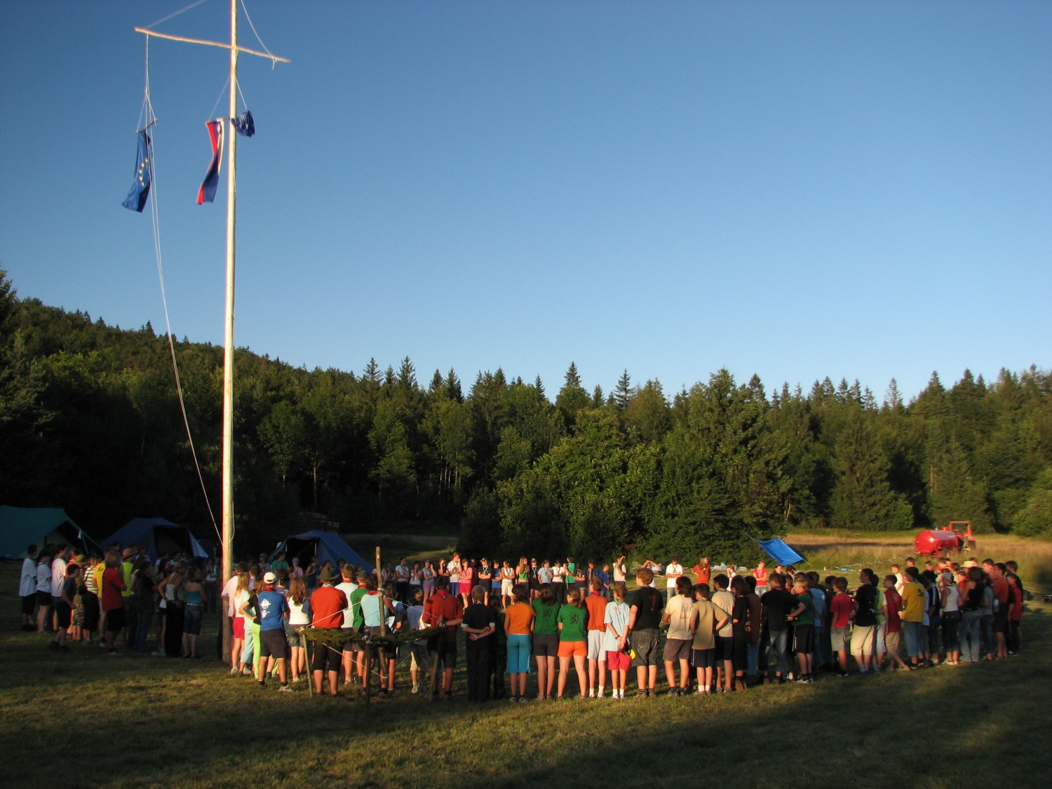 Povzetek dogajanja prvega dne Marmeljade 2007 (uvodna prireditev in dogajanje po vejah)