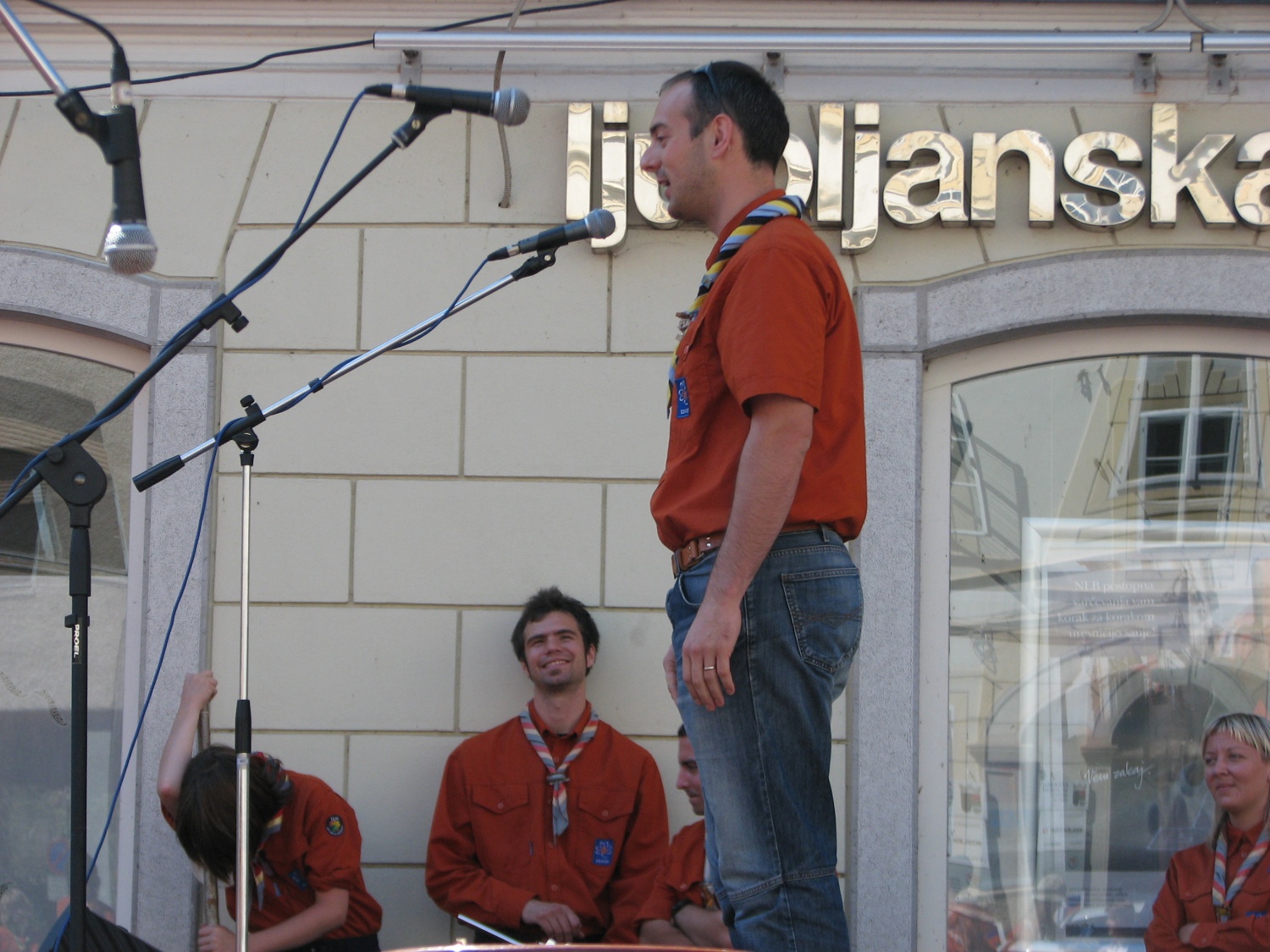 Povzetek dogajanja prvega dne Marmeljade 2007 (uvodna prireditev in dogajanje po vejah)