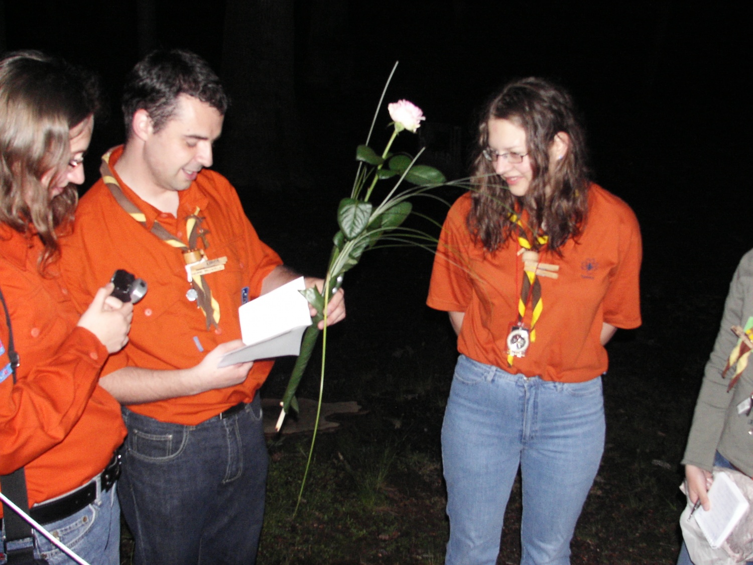 Marija peče jajce in dela streho nad glavo za razvajene otroke. Vse to samo zato, da dokaže, kako dobro je pripravljena na zakonski stan :)