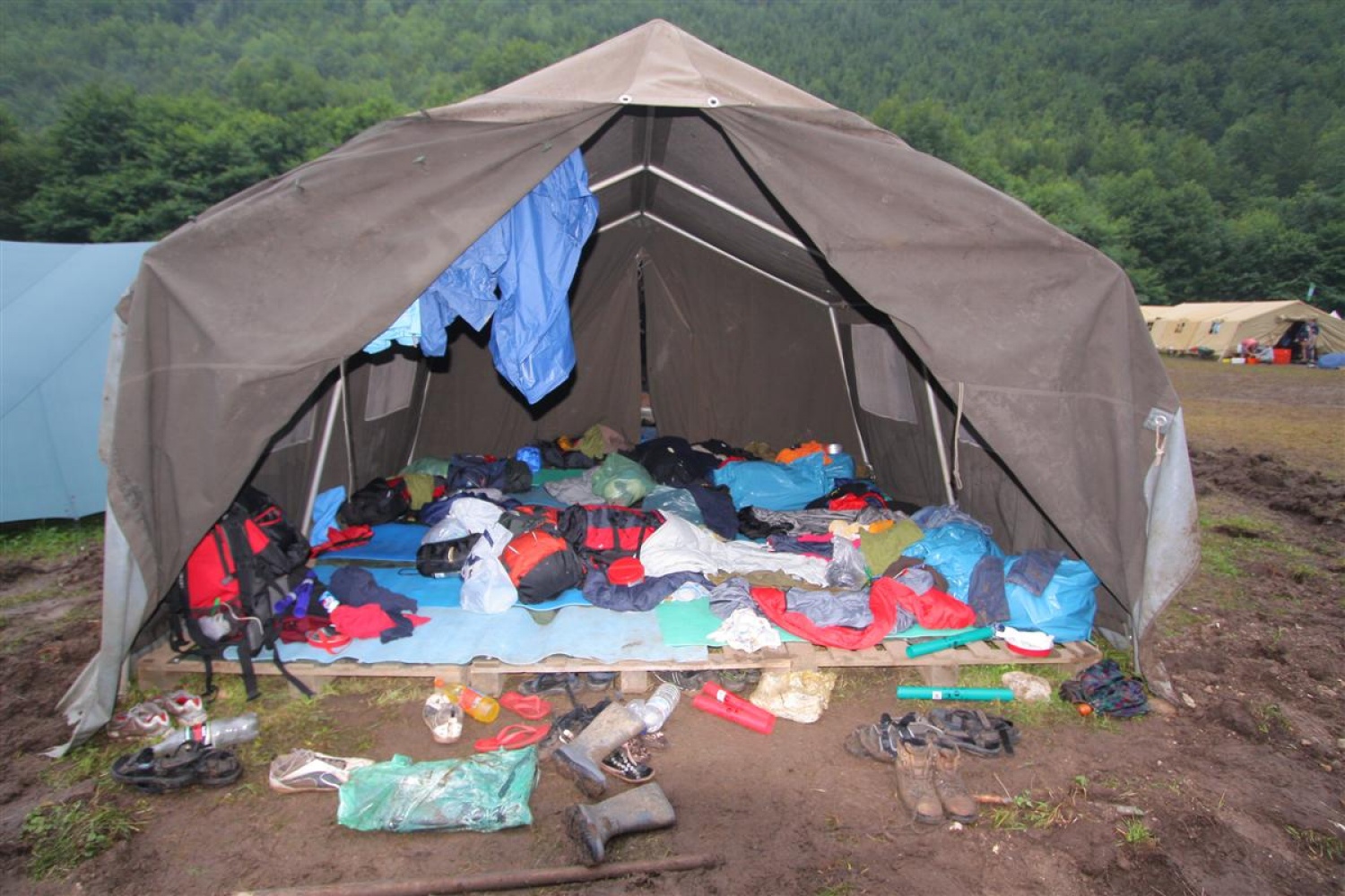 Jamboree 2008 - nedelja jutro in dež