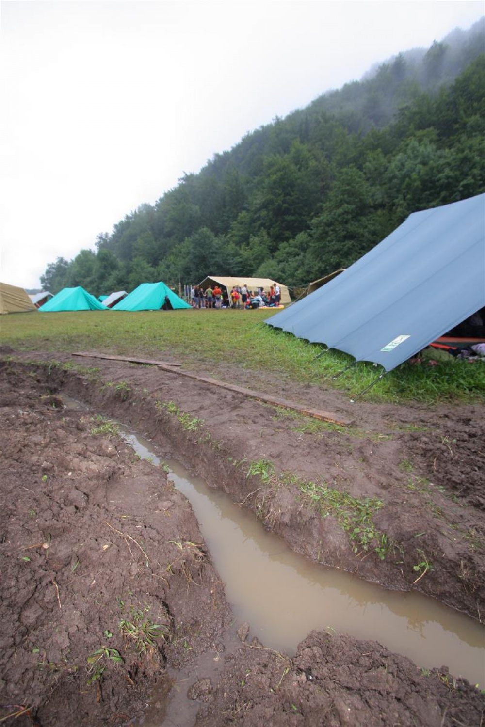 Jamboree 2008 - nedelja jutro in dež