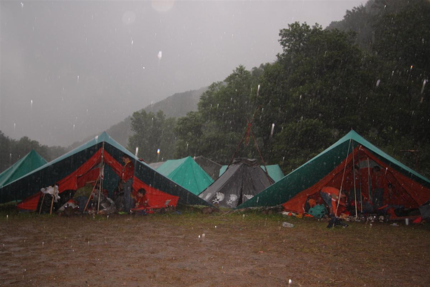 Jamboree 2008 - nedelja jutro in dež
