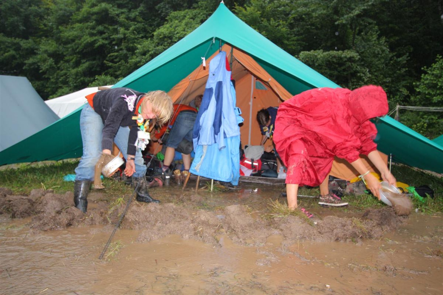 Jamboree 2008 - nedelja jutro in dež