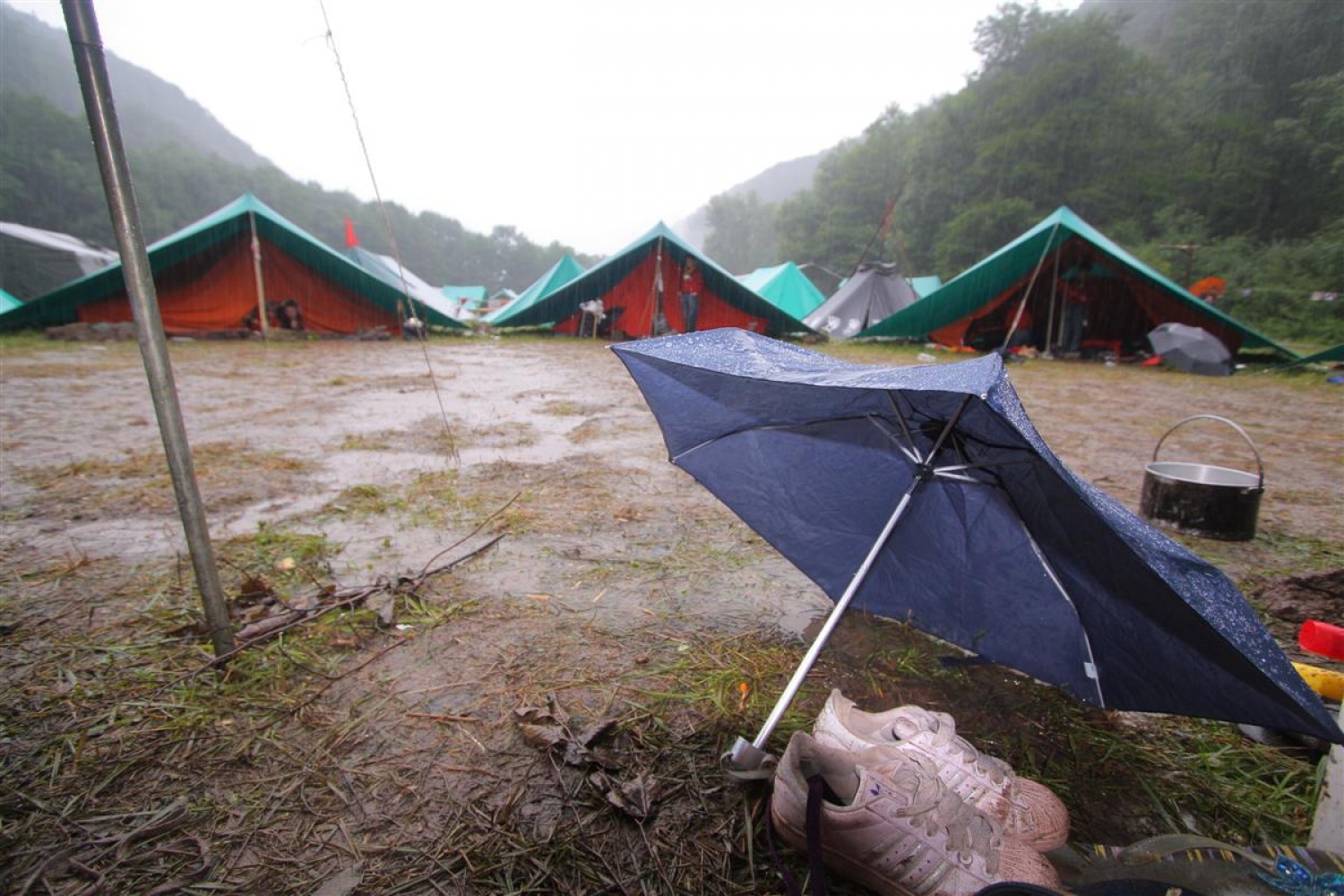 Jamboree 2008 - nedelja jutro in dež