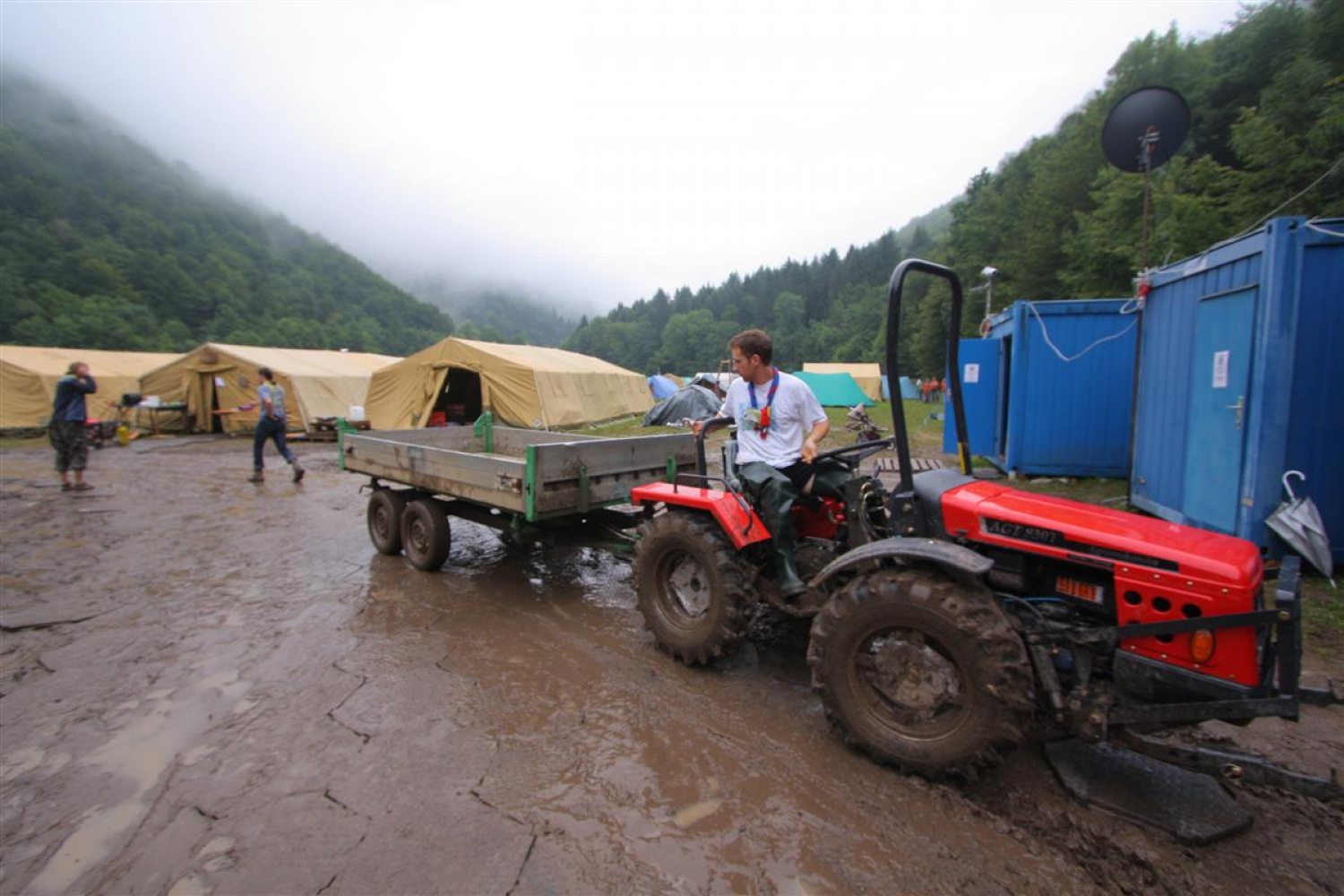 Jamboree 2008 - nedelja jutro in dež