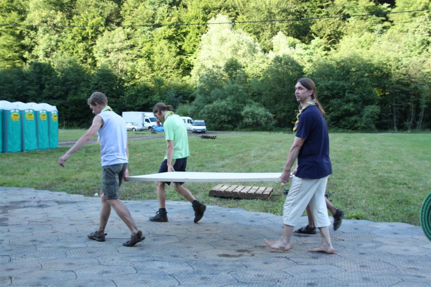 Pa še malo prenašanja.