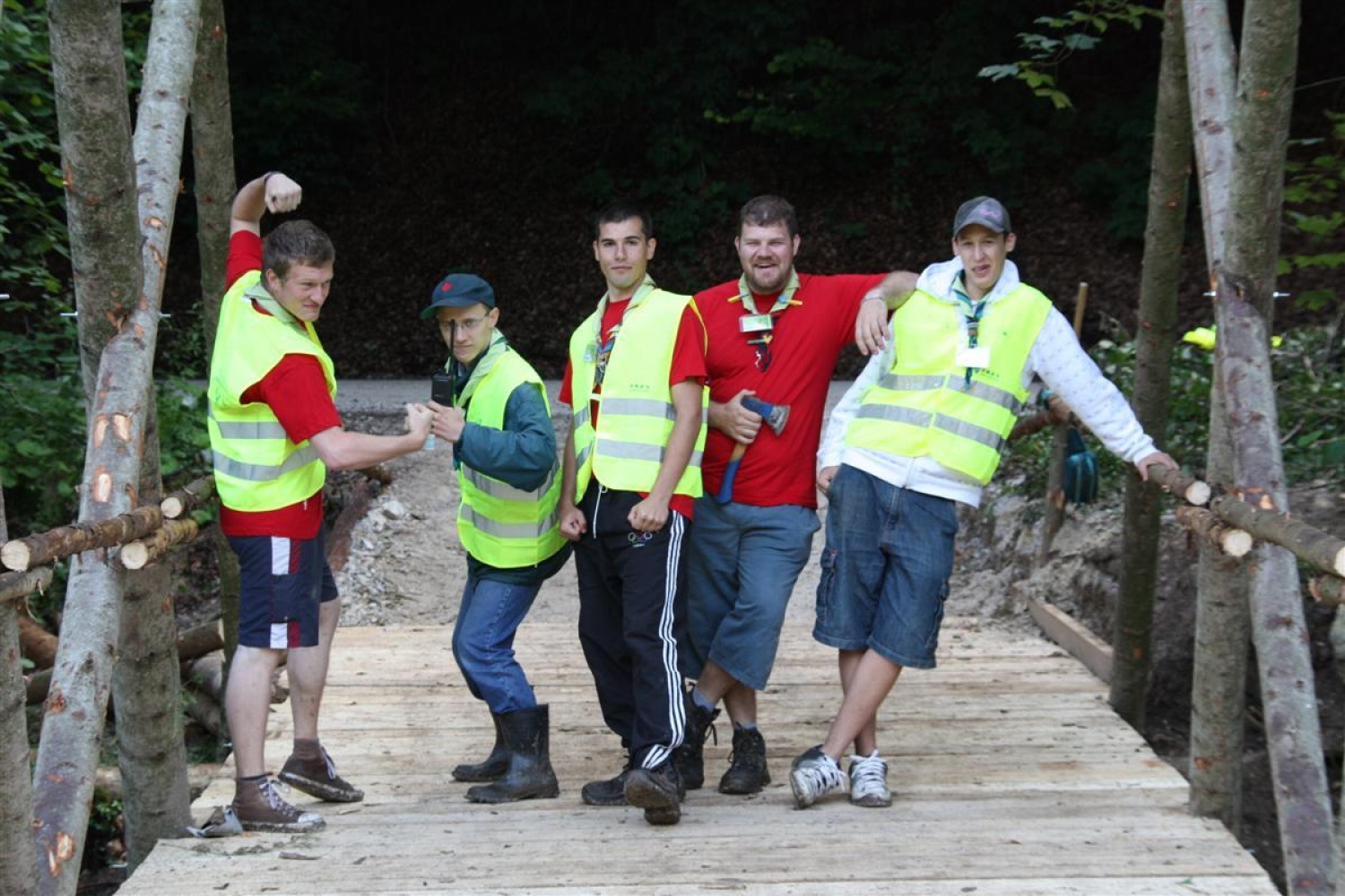 Redarji, usmerjevalci prometa in stražarji vhodov.