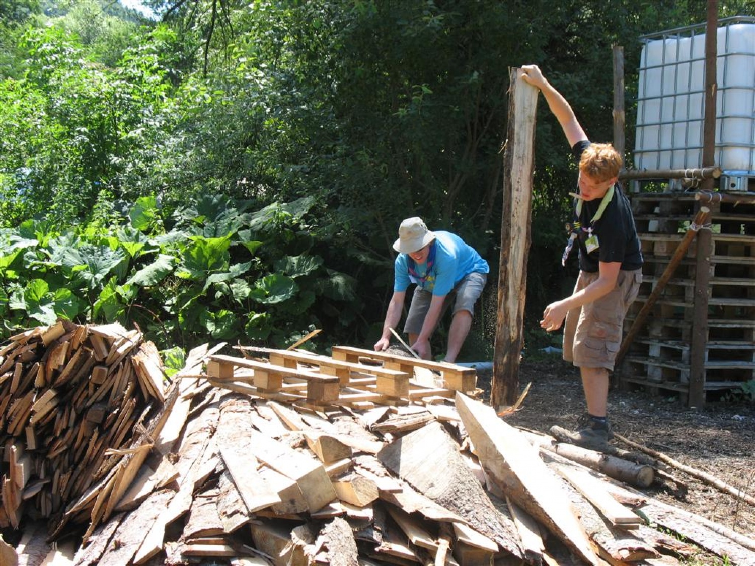 Pa spet prelaganje materjala.