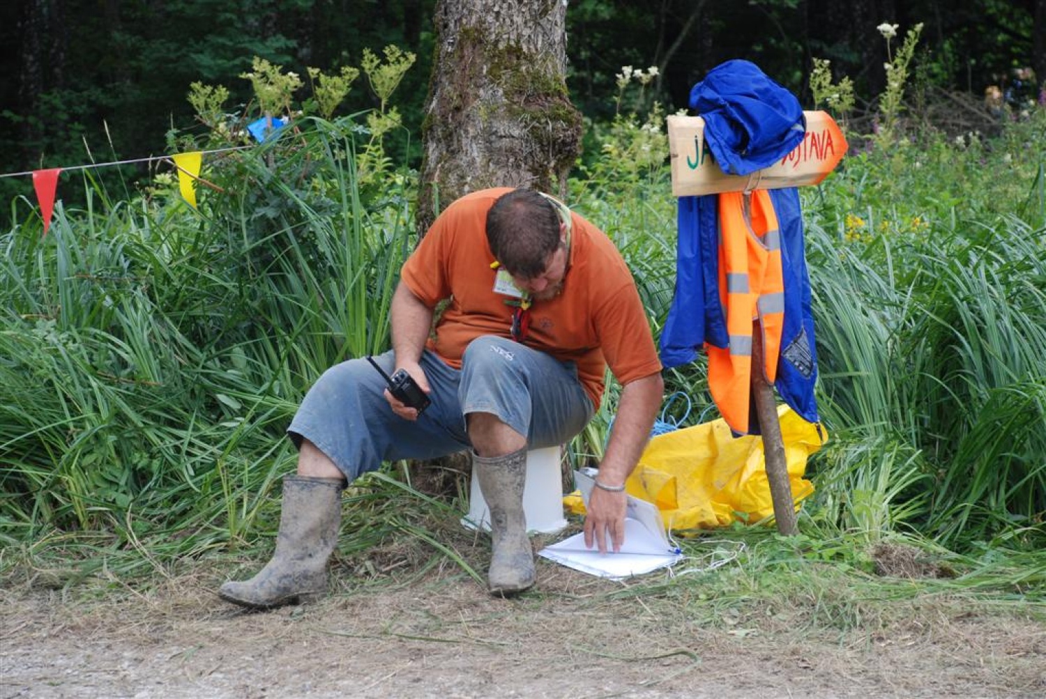 Straža na začetku tabora.