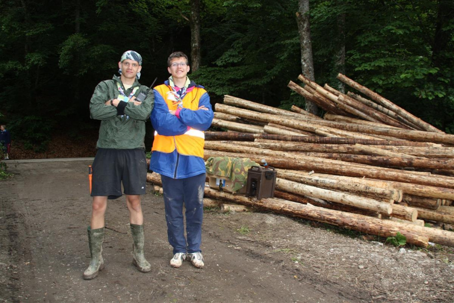 Tabor je imel več vhodov, na katerih so člani osebja "stražili", da je vsak prihod in odhod s tabora zaznan in da ni nezaželjenih vsiljivcev.