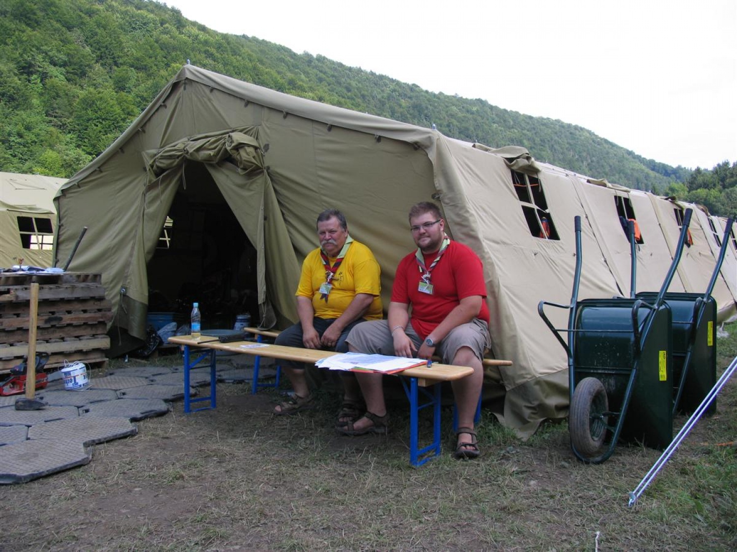 Pozor, hud skladiščnik!