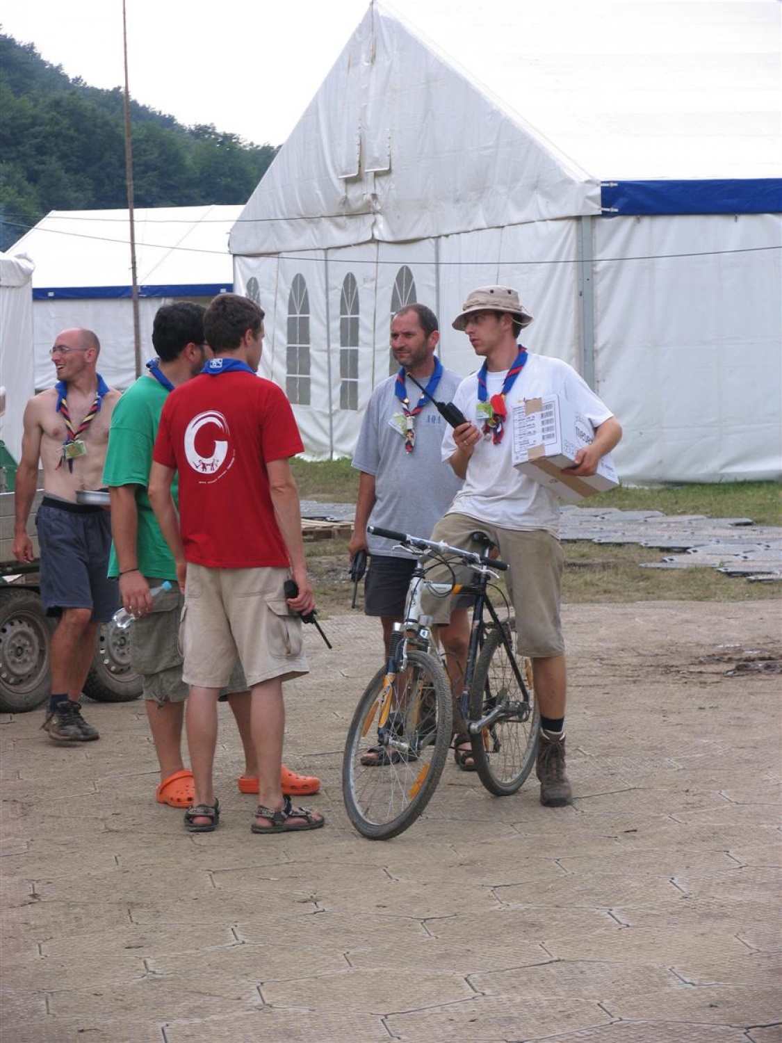 Dogovarjanje tehničnega tropa.