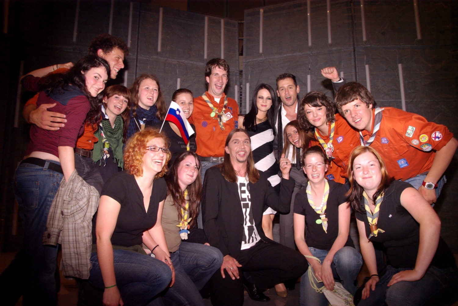 Slike z oddaje Zvezde pojejo.