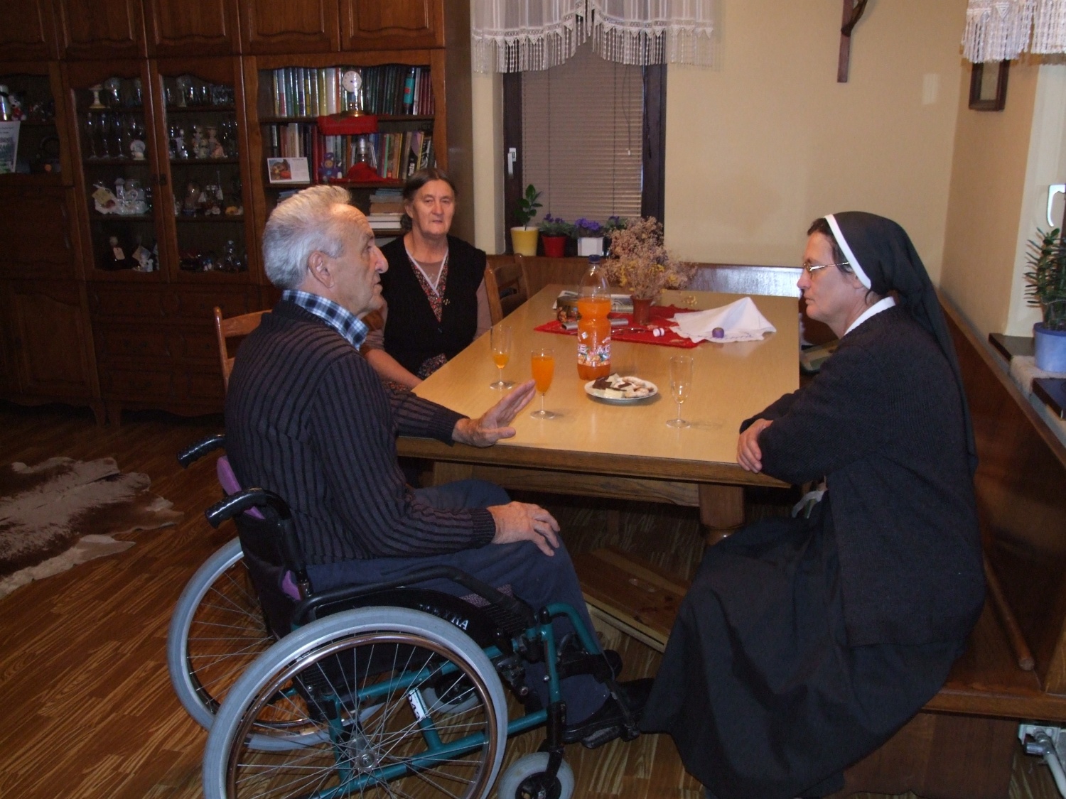 Kristus je rekel: "Bolne boste vedno imeli med seboj!" Mar ni dober občutek, če komu pomagaš?