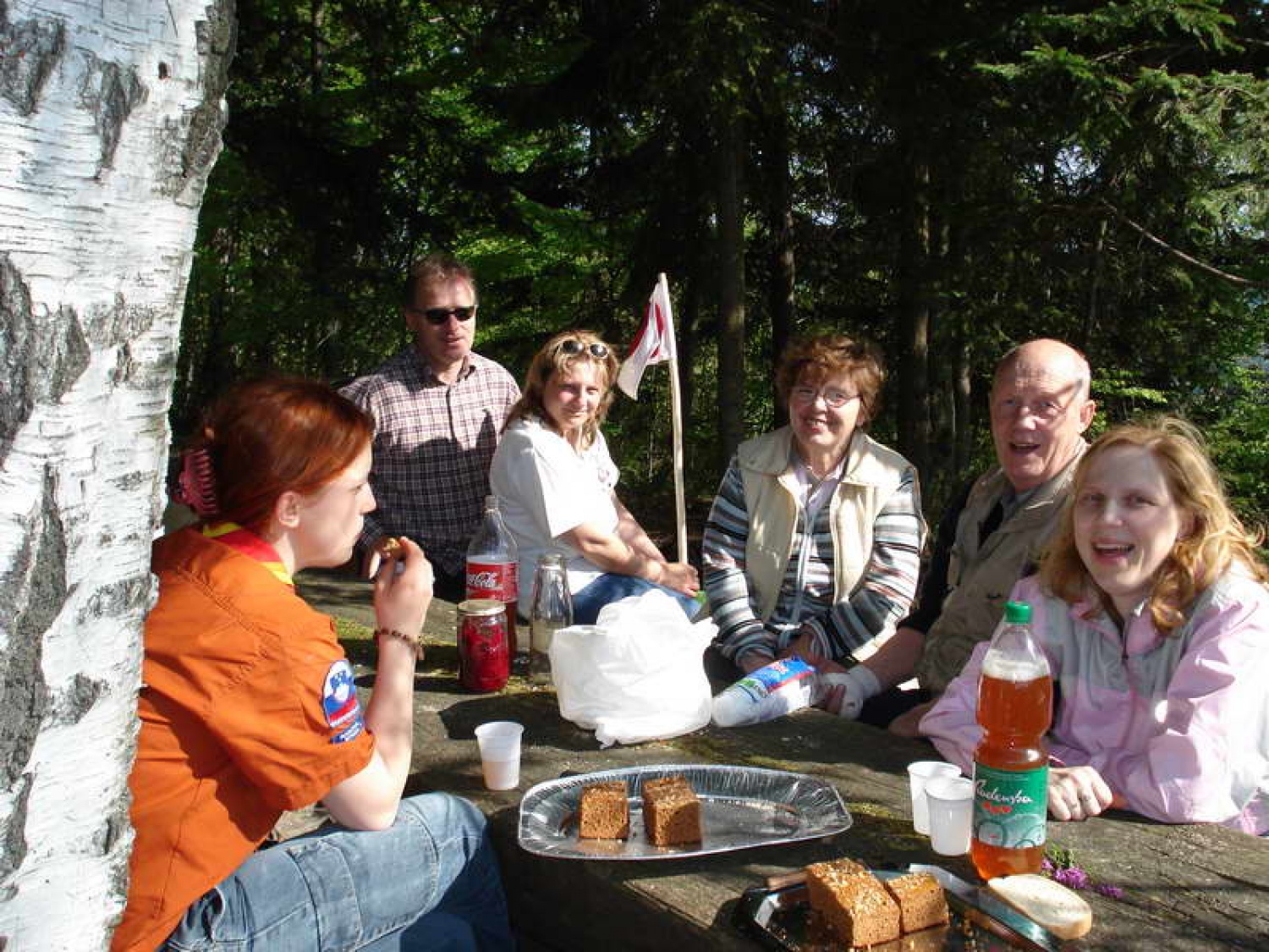 wow ... mamica pazi na zastavo