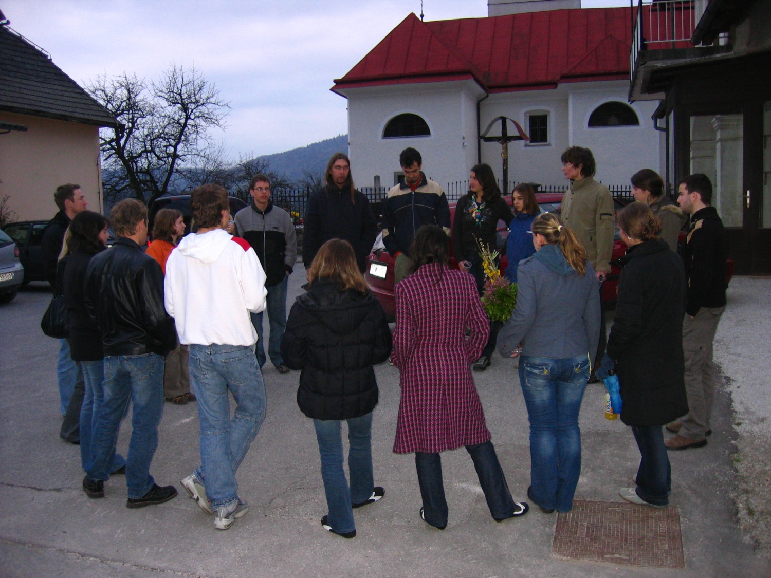 Robi je res imel predavanje. Ampak je zelo zanimiv tudi v navadni civilni družbi.