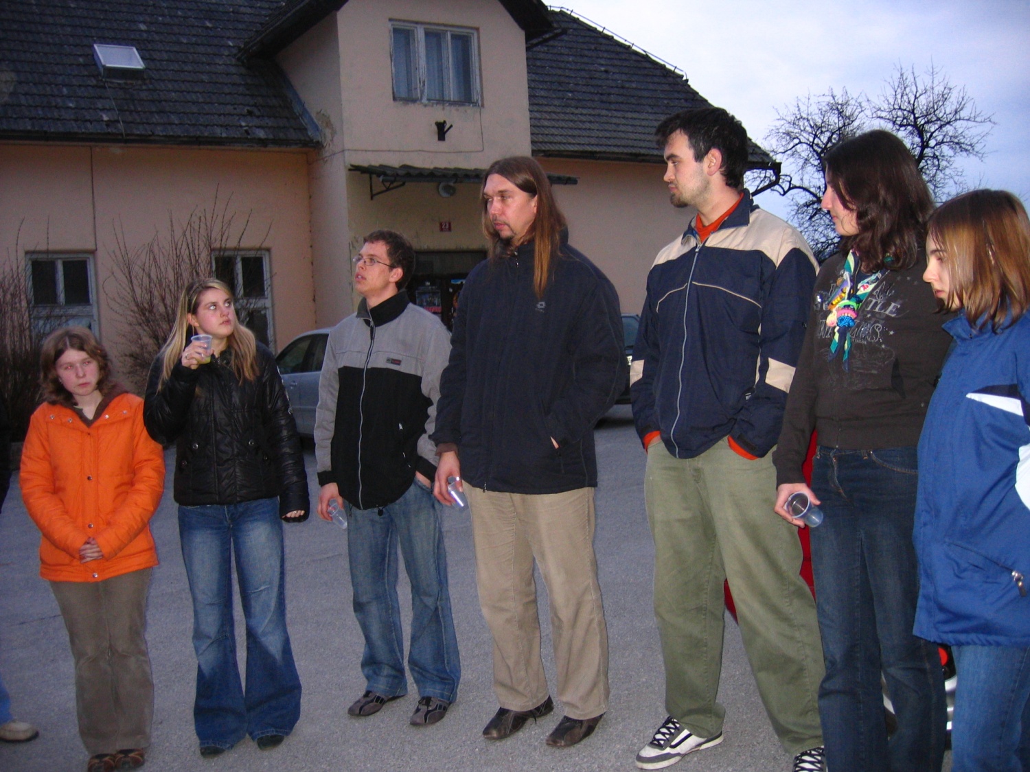 Robi je res imel predavanje. Ampak je zelo zanimiv tudi v navadni civilni družbi.