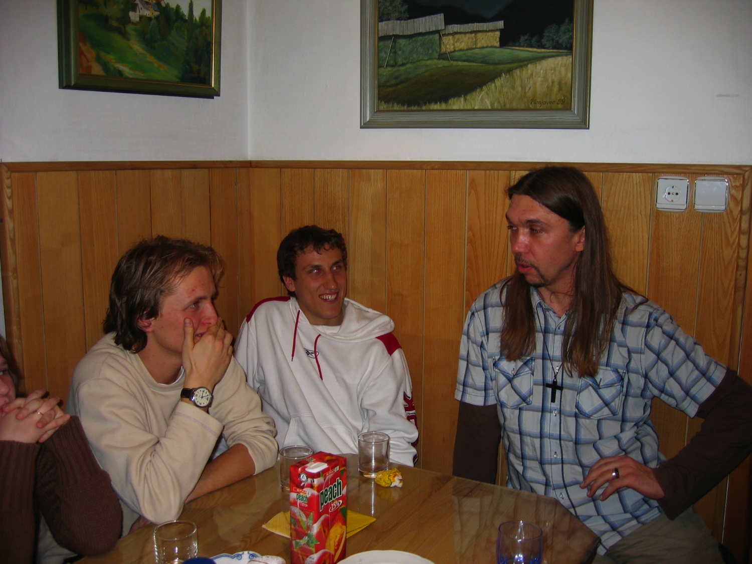 Robi je res imel predavanje. Ampak je zelo zanimiv tudi v navadni civilni družbi.