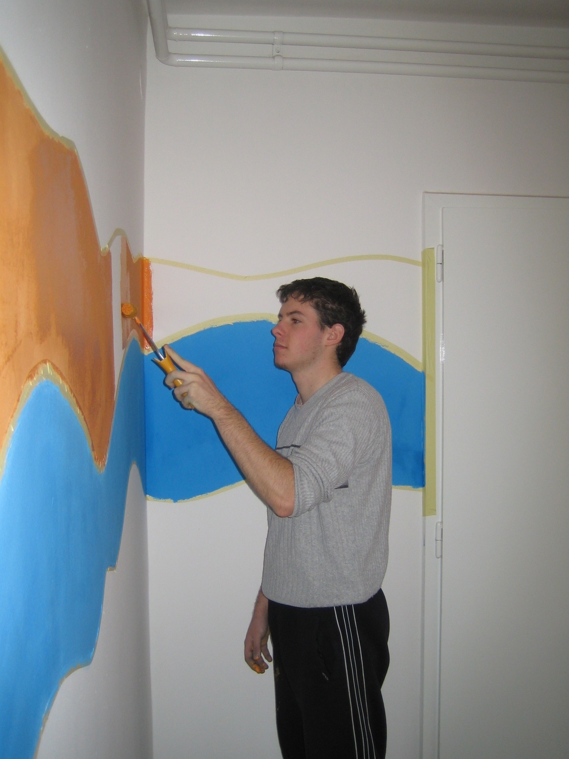 V galeriji so slike, ki prikazujejo, kako smo se lotili barvanja novih prostorov v Mariboru.